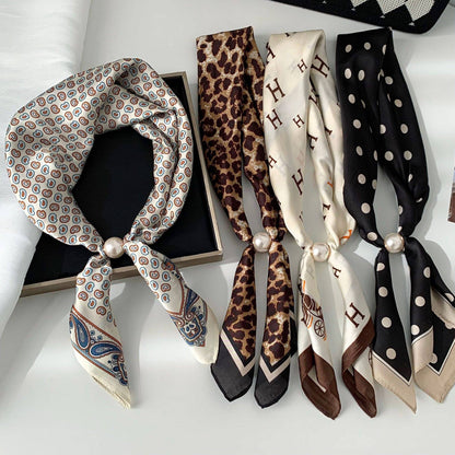 Elegant Printed Pearl Magnetic Clasp Scarf