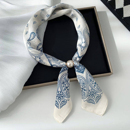 Elegant Printed Pearl Magnetic Clasp Scarf